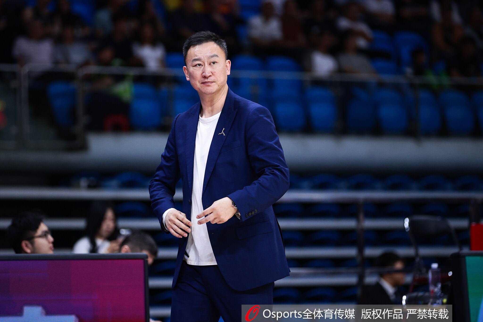 B体育官方入口-被翻盘！媒体人：青岛手握大好局势被翻盘 细节与心态双双崩盘